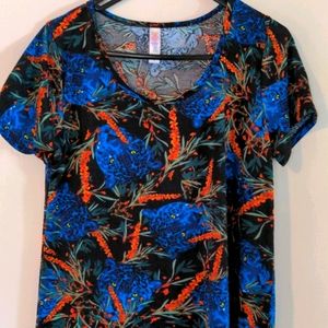 Lularoe blue leopard classic tee